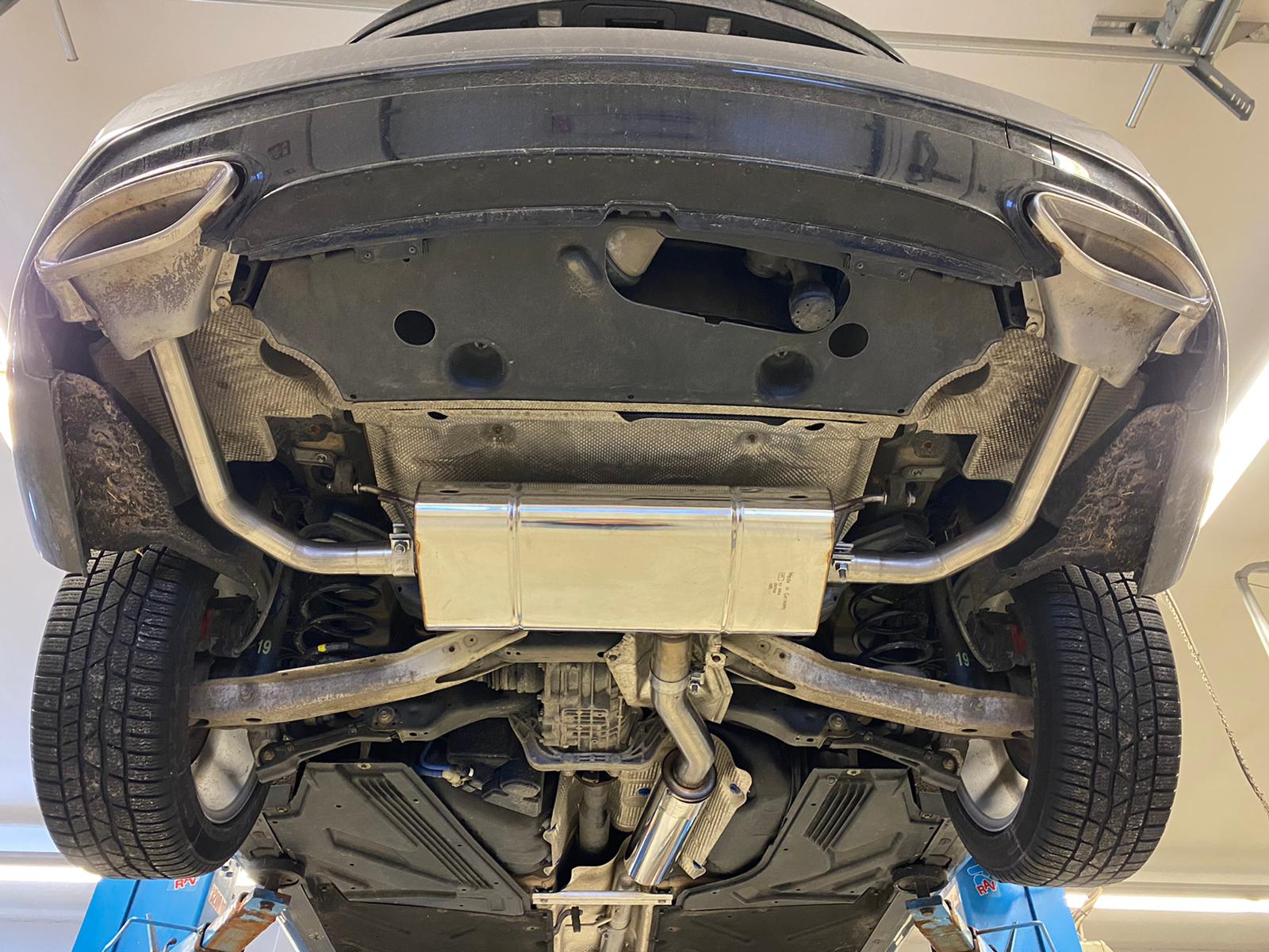 Mercedes CLA - C117/ X117 - AMG 45/ AMG-Line - 4-matic Endschalldämpfer quer Ausgang rechts/links für Modelle mit AMG45 oder AMG-Line Endrohre - Endrohre in originaler Stoßstange Mercedes CLA - C117/ X117 - AMG 45/ AMG-Line - 4-matic Endschalldämpfer quer Ausgang rechts/links für Modelle mit AMG45 oder AMG-Line Endrohre - Endrohre in originaler Stoßstange