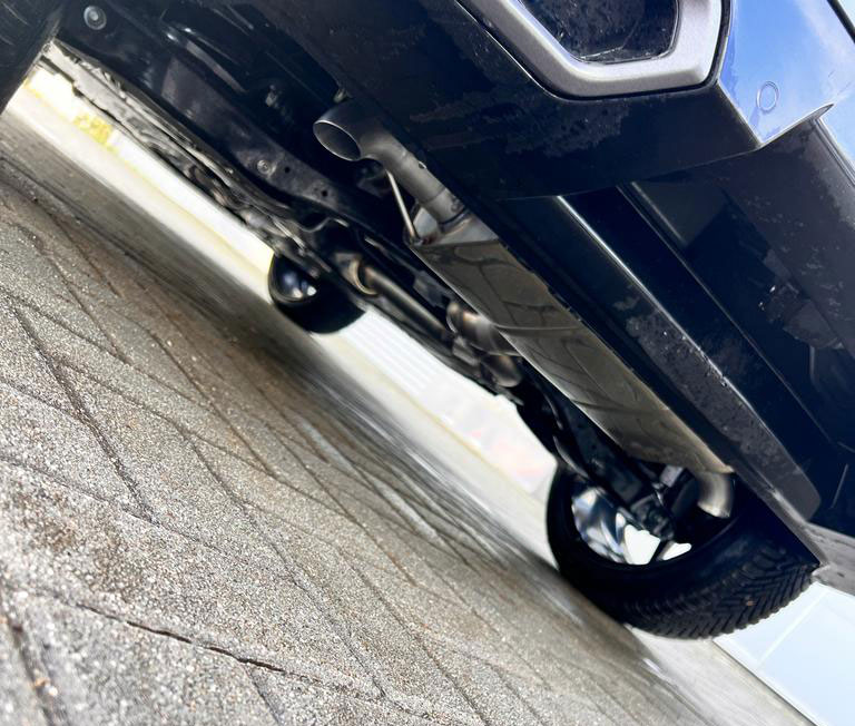 Cupra Formentor KM7 - 4x4 Endschalldämpfer quer Ausgang rechts/links - Endrohre hinter der Stoßstange Cupra Formentor KM7 - 4x4 Endschalldämpfer quer Ausgang rechts/links inklusive Vorschalldämpfer - Endrohre hinter der Stoßstange
