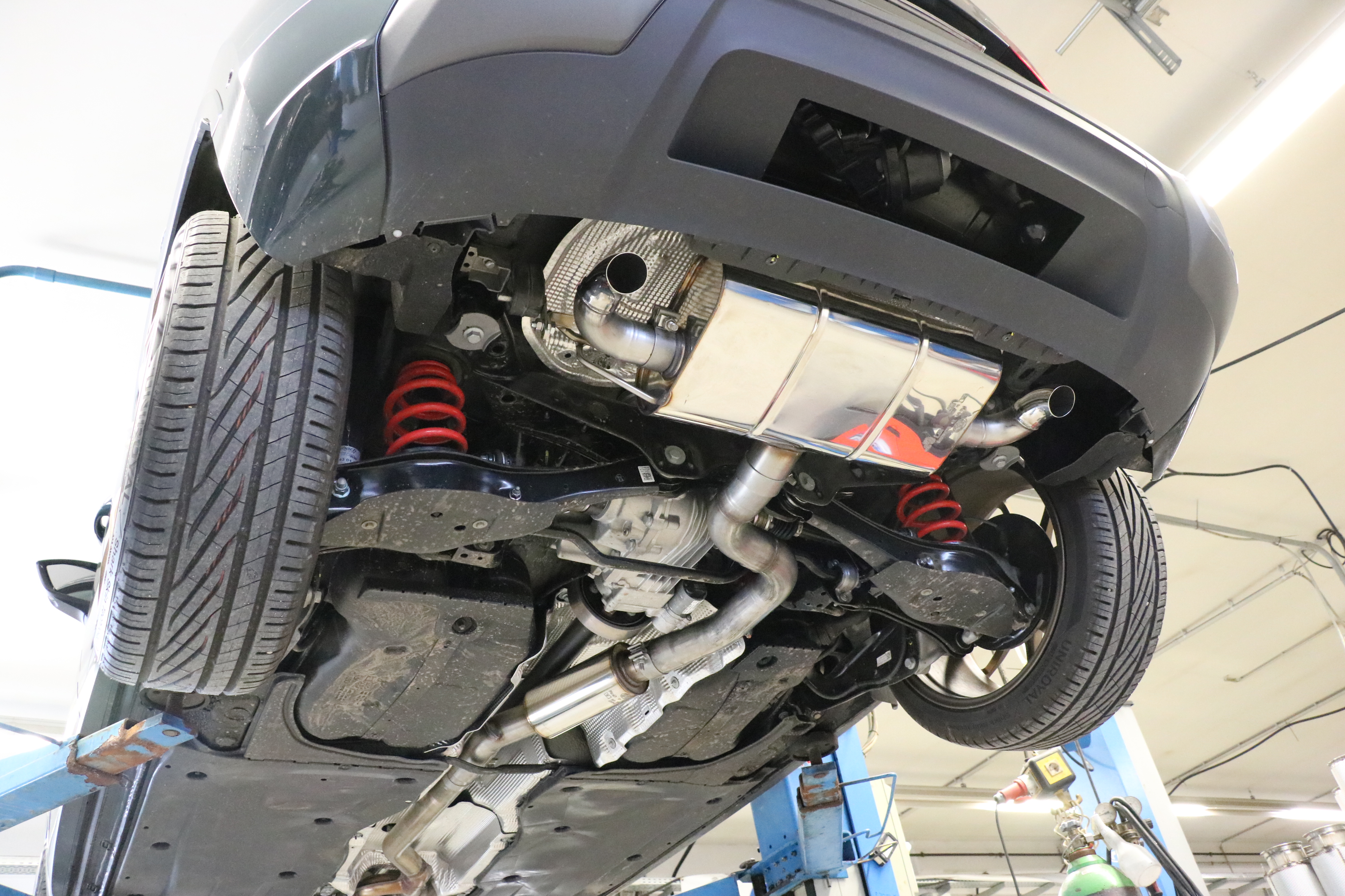 Seat Ateca 5FP - 4x4 Facelift Endschalldämpfer quer Ausgang rechts/links - Endrohre hinter der Stoßstange Seat Ateca 5FP - 4x4 Facelift Endschalldämpfer quer Ausgang rechts/links - Endrohre hinter der Stoßstange