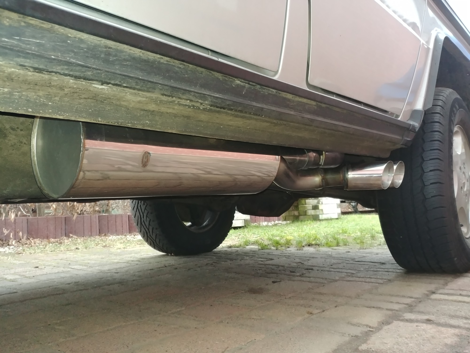 Mercedes G-Klasse - 463 (ohne Trittbrett) Endschalldämpfer Ausgang seitlich - 2x80 Typ 14 Mercedes G-Klasse - 463 (ohne Trittbrett) Endschalldämpfer Ausgang seitlich - 2x80 Typ 14