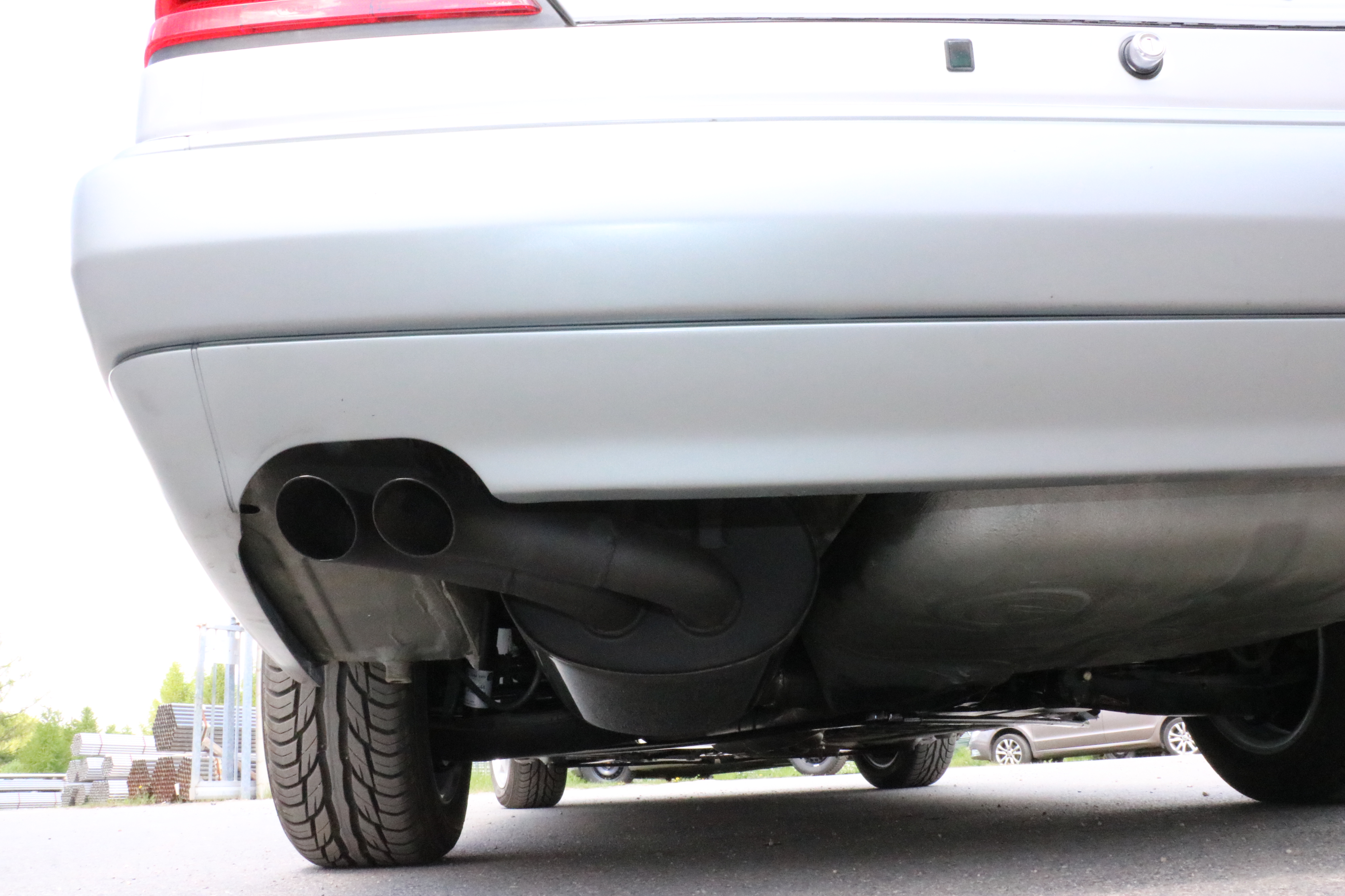 Mercedes E-Klasse W124 Cabrio Endschalldämpfer Ø70mm - 2x55 Typ 28 (Dieseloptik - von hinten nicht sichtbar)