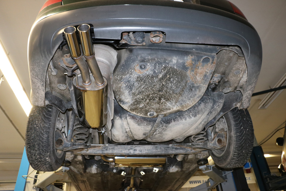 Audi A6 Typ 4B mit Stoßstangenausschnitt Endschalldämpfer - 2x76 Typ 13 Audi A6 Typ 4B mit Stoßstangenausschnitt Endschalldämpfer - 2x76 Typ 13