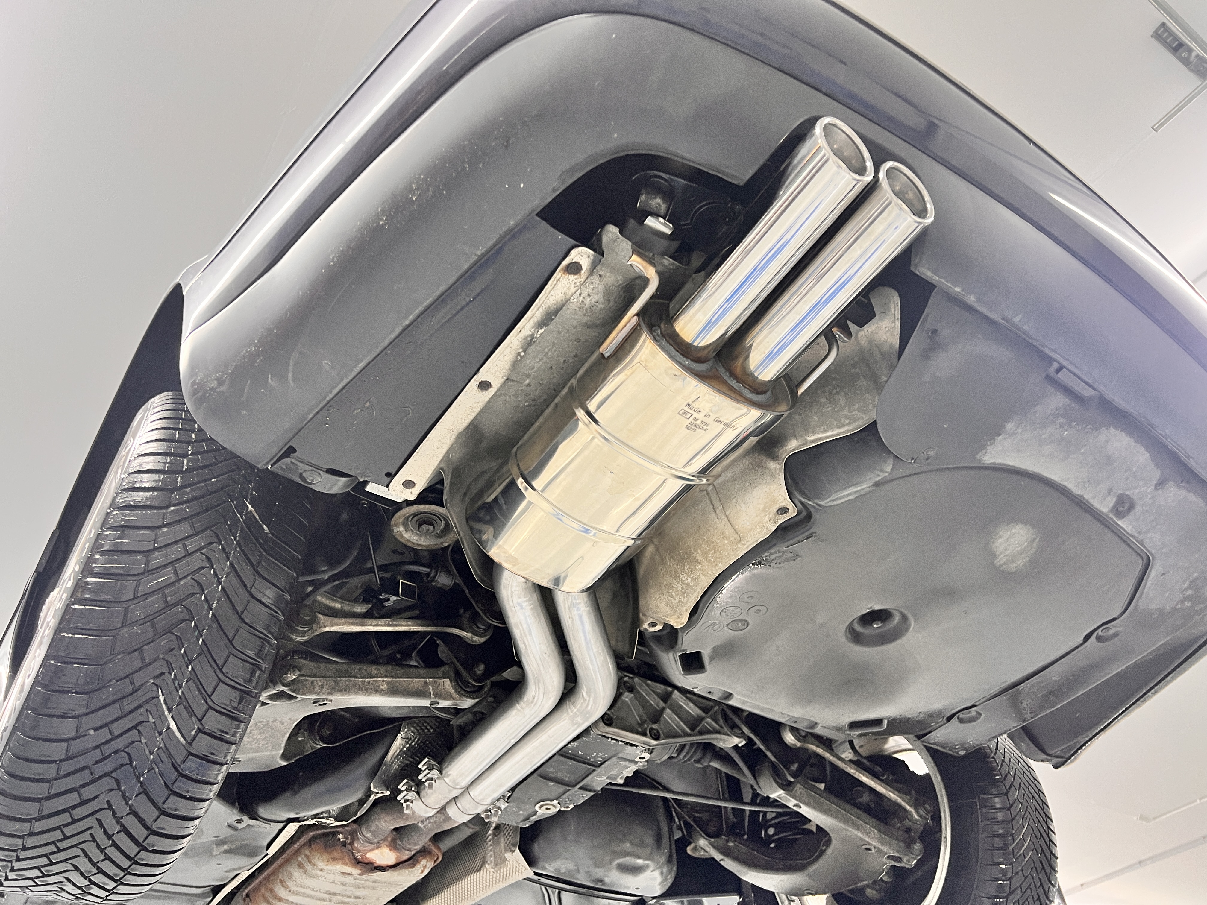Audi A8/S8 Typ D2 Endschalldämpfer - 2x76 Typ 17 Audi A8/S8 Typ D2 Endschalldämpfer - 2x76 Typ 17