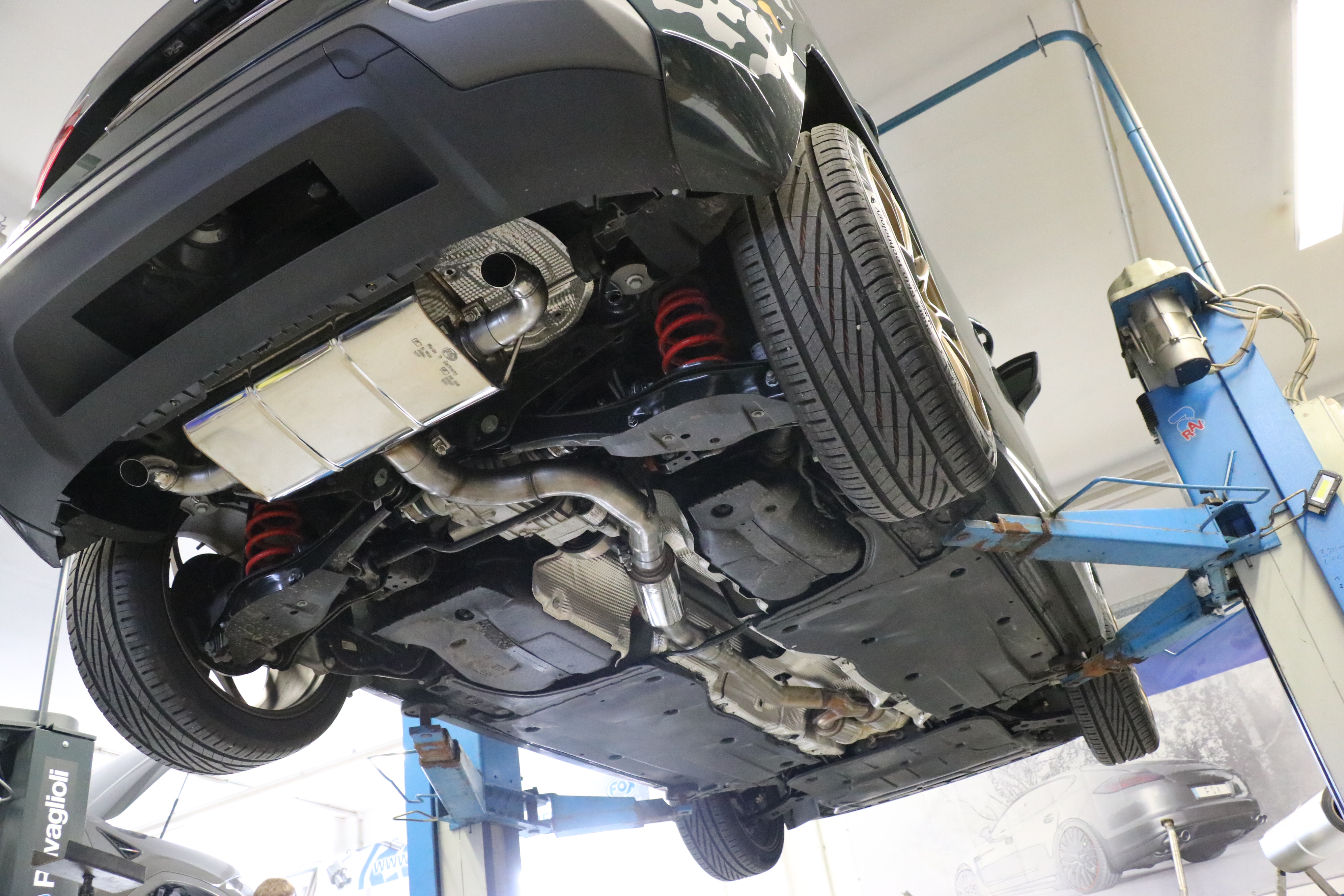 Seat Ateca 5FP - 4x4 Facelift Endschalldämpfer quer Ausgang rechts/links - Endrohre hinter der Stoßstange